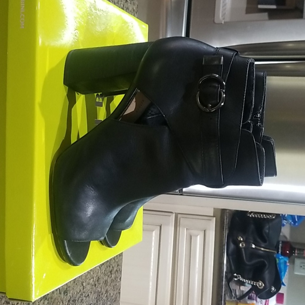 Gianni Bini Viktory Black Booties Sz 9.5